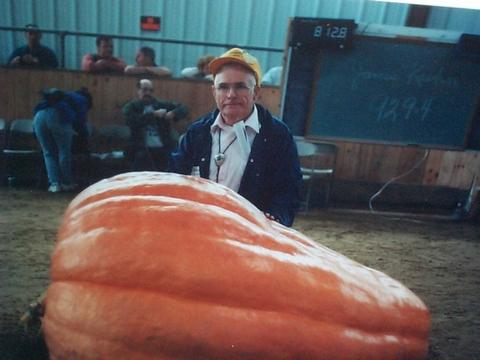 1997 Jim Kuhn Topsfield Fair All New England Champ 929lbs